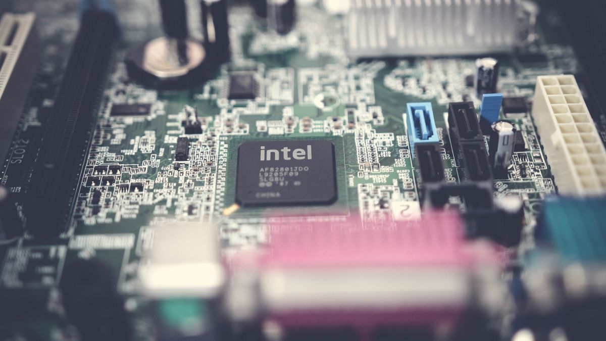 ゲーミングPCのマザーボードの選び方｜ソケット・チップセット・サイズの見方